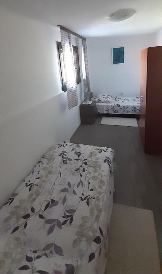 Appartamento Ina 2 Funtana Esterno foto